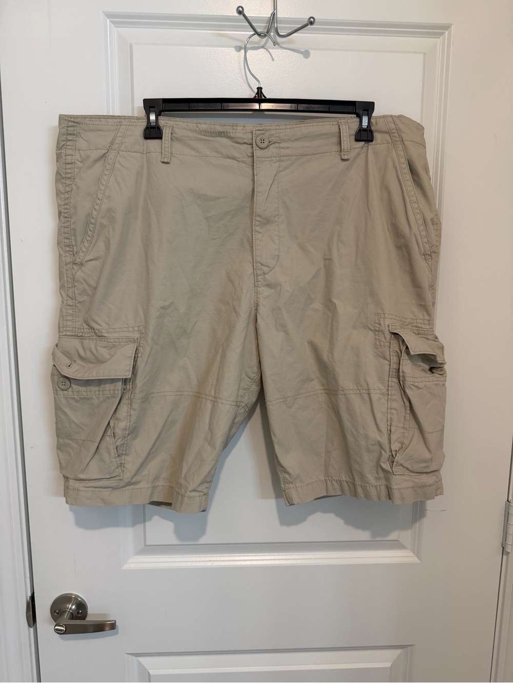 Old Navy Mens 44 Tall Khaki Cargo Shorts Beige Cotton Utility Casual Outdoor